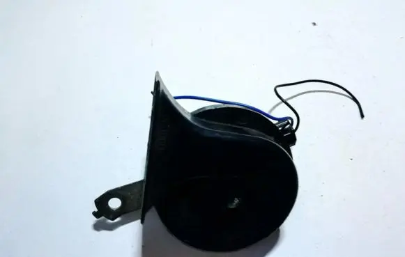 BMW 3 E36 Horn signal 00884 tr99