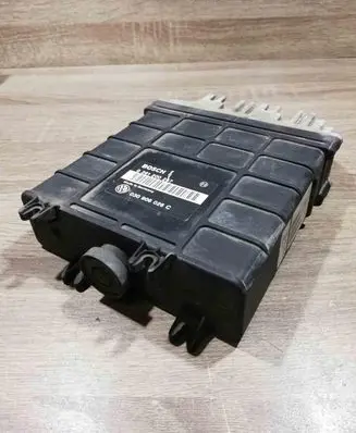Volkswagen Golf III Engine control unit/module ECU 030906026C 0261200257