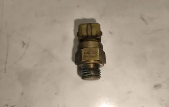 BMW 5 E34 Coolant temperature sensor 2243816