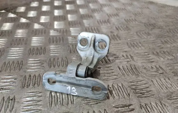 Land Rover Discovery Sport Front door upper hinge BJ32228A 120031