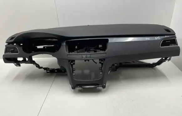 Peugeot 508 Dashboard 96758322ZE FA0641ZE