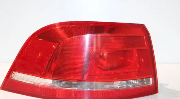 Volkswagen PASSAT B7 Rear/tail lights 3AF945095A
