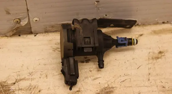 Chrysler Town & Country V Turbo solenoid valve 4891741AA
