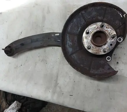 Ford Kuga I Rear wheel hub spindle/knuckle eo9343kr0162