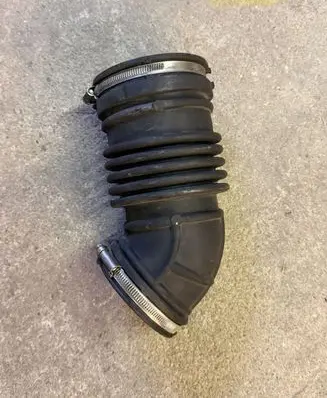 Chevrolet Captiva Air intake hose/pipe 