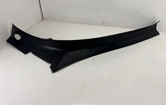 Tesla Model X Tailgate trim 104732100E