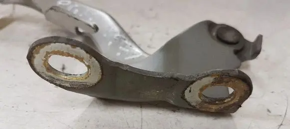 Toyota Avensis T250 Engine bonnet/hood hinges