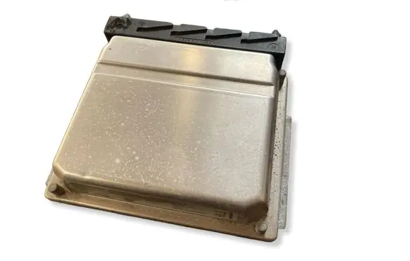 Volvo V70 Engine control unit/module 09496667A