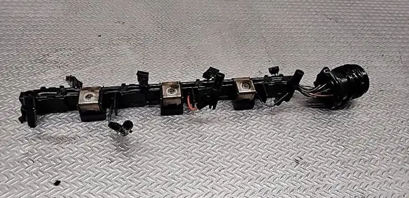 Volkswagen PASSAT B6 Fuel injector wires 03G971826A