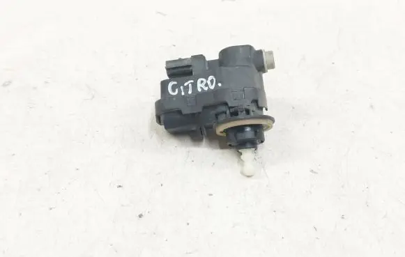 Headlight level adjustment motor