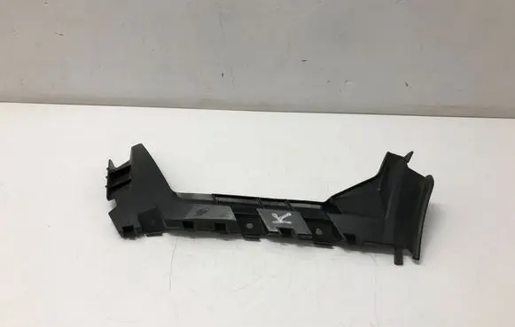 Rear bumper mounting bracket