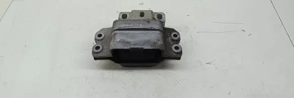 Volkswagen PASSAT B6 Engine mount bracket IKO199555