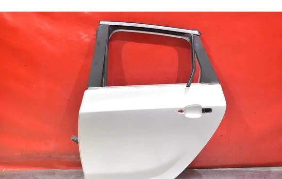 Opel Astra J Rear door