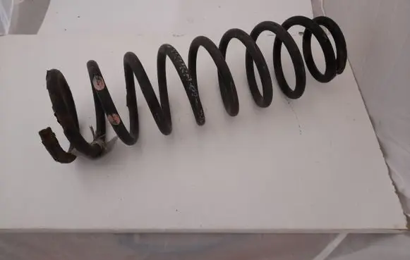 Suzuki Grand Vitara I Rear coil spring