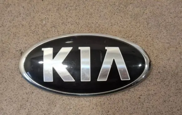 KIA Ceed Manufacturer badge logo/emblem 86318-3R500