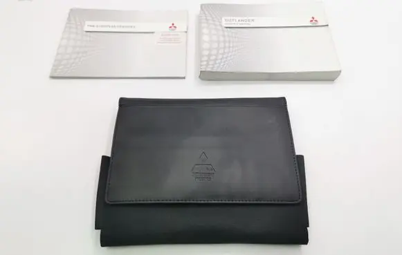 Mitsubishi Outlander Owners service history hand book 0GFE13E2 SGB913E1