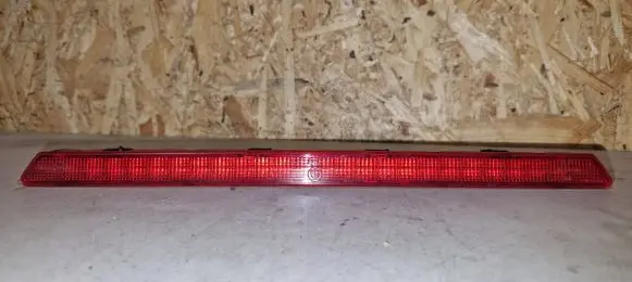 BMW 7 E65 E66 Third/center stoplight e26035