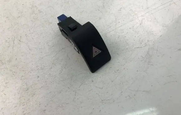 Skoda Fabia Mk2 (5J) Hazard light switch 4721X08E
