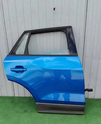 Audi Q2 - Rear door 