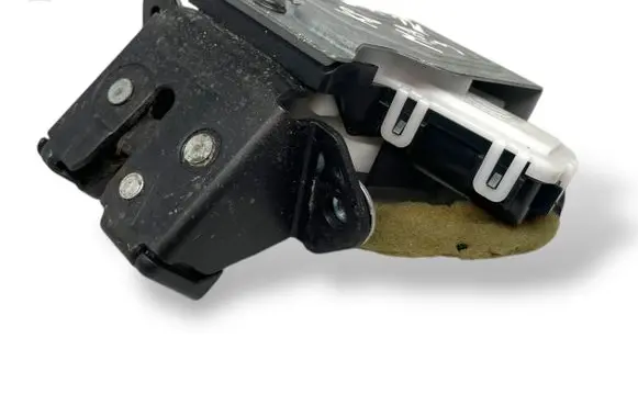 Mazda 3 II Tailgate/trunk/boot lock/catch/latch C6728