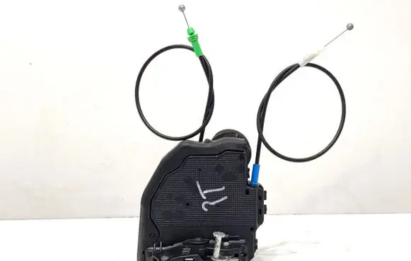 Toyota Auris E180 Rear door lock 