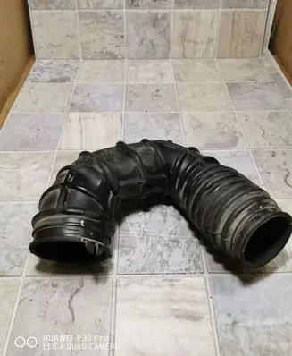 Ford Fiesta Air intake hose/pipe 2S619R504