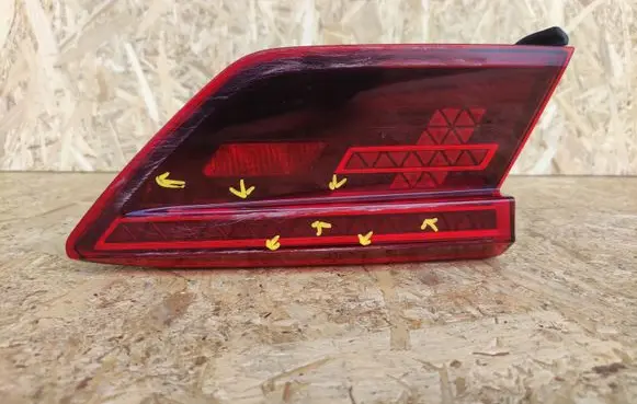 Volkswagen Tiguan Tailgate rear/tail lights 27015386