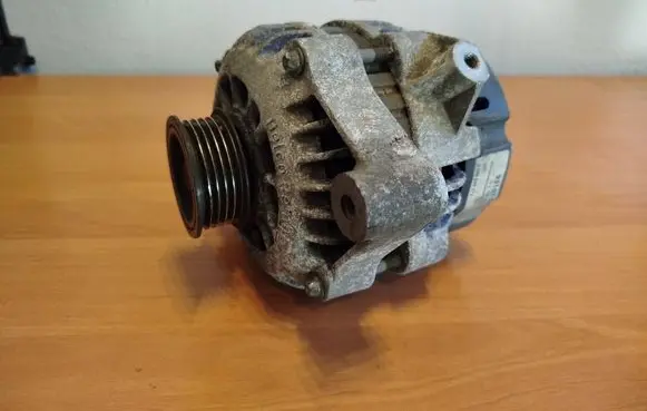 Opel Astra G Generator/alternator 93181383 0986045273 14V100A