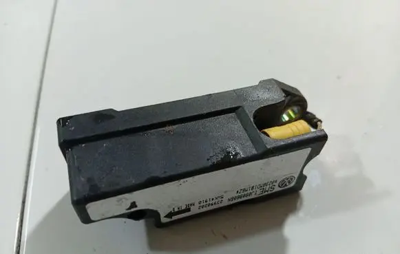 Volkswagen PASSAT B5 Airbag deployment crash/impact sensor 1J0909606N