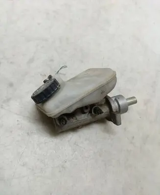 Master brake cylinder