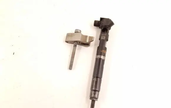 Mercedes-Benz E W212 Fuel injector 6510702887 A6510702887