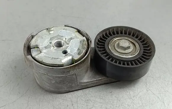 Jeep Grand Cherokee WL Generator/alternator belt tensioner 05281266AA