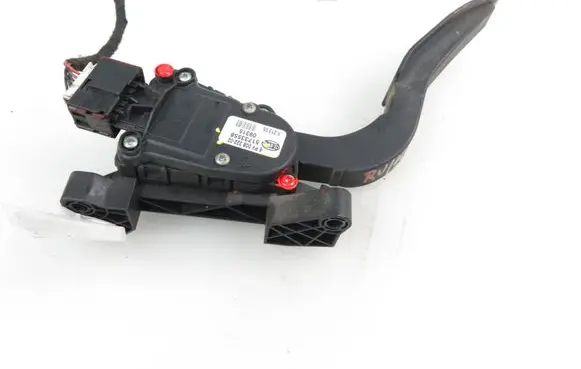 Fiat Croma Accelerator throttle pedal 51733558 6PV00832202