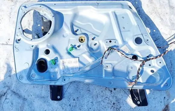 Volkswagen Tiguan Front door electric window regulator 5n2837729 5n0837461