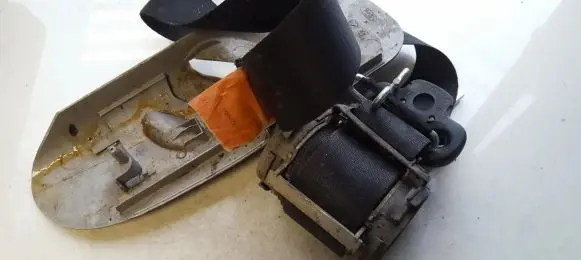 Ford Focus Front seatbelt 98aba61294db