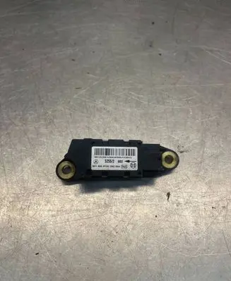 Mercedes-Benz S W220 Airbag deployment crash/impact sensor 0018209126