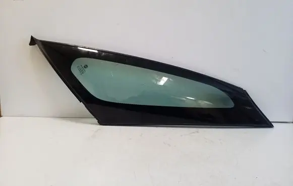Fiat 500L Front triangle window/glass E143R001582