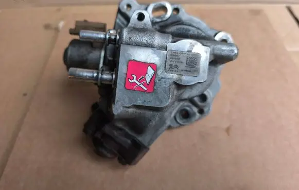 Ford Mondeo MK V Fuel injection high pressure pump 9674984480