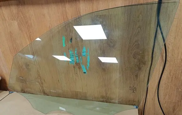Mercedes-Benz GLC X253 C253 Front door window glass four-door A2537256700