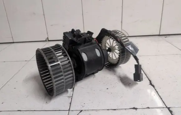 BMW 5 E60 E61 Heater fan/blower 6934972 EE394T
