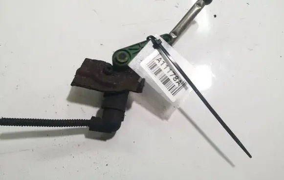 Volkswagen PASSAT CC Front height sensor lever 