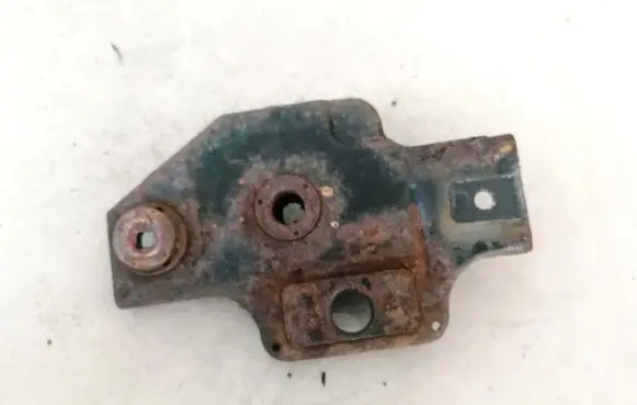 Toyota Avensis T270 Radiator mount bracket