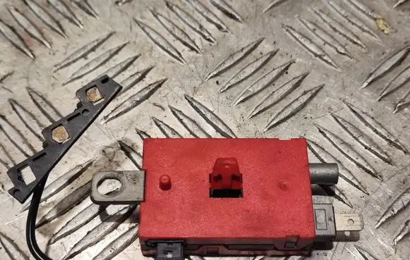 Antenna control unit