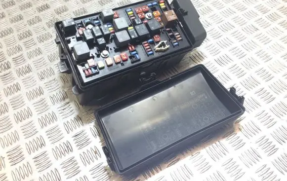 Opel Insignia A Fuse box set 13222782 13255300
