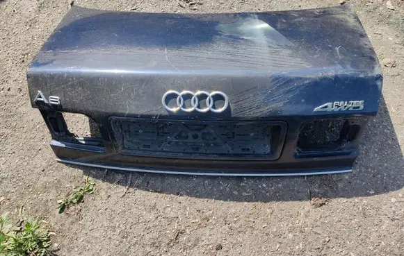 Audi A8 S8 D2 4D Tailgate/trunk/boot lid