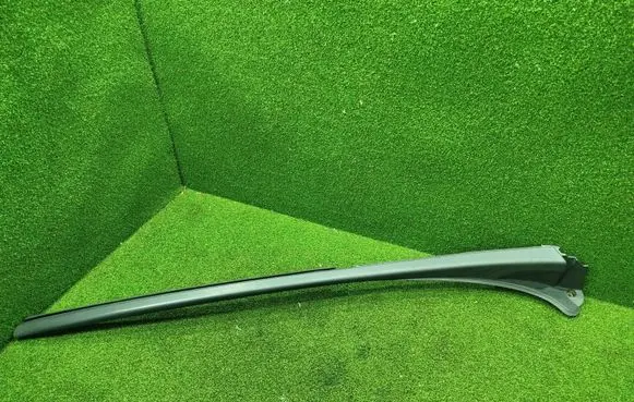 Opel Vivaro Windshield trim 93867906 727618104R