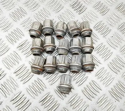Jeep Grand Cherokee (WK) Nuts/bolts 06509422AA