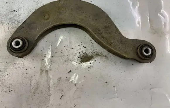 Volvo V40 Rear control arm 31406582