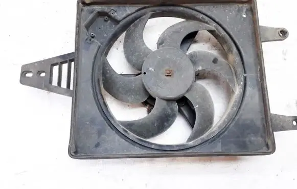 Fiat Bravo - Brava Radiator cooling fan shroud 8240155