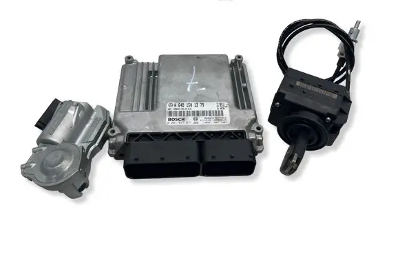 Mercedes-Benz E W211 Engine ECU kit and lock set 2115451408 A6481501379 0281011971